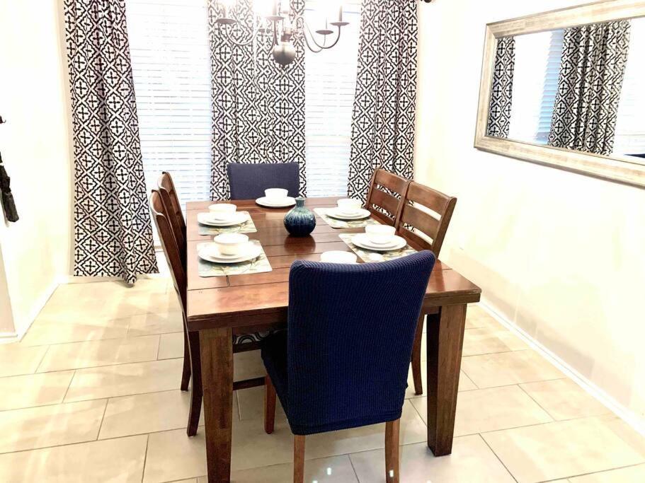 Modern Updates - Great Location - King Bed- Bmt ซานอันโตนิโอ ภายนอก รูปภาพ