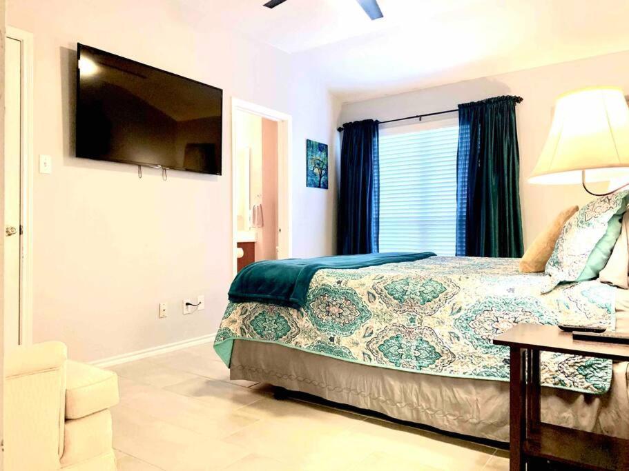 Modern Updates - Great Location - King Bed- Bmt ซานอันโตนิโอ ภายนอก รูปภาพ